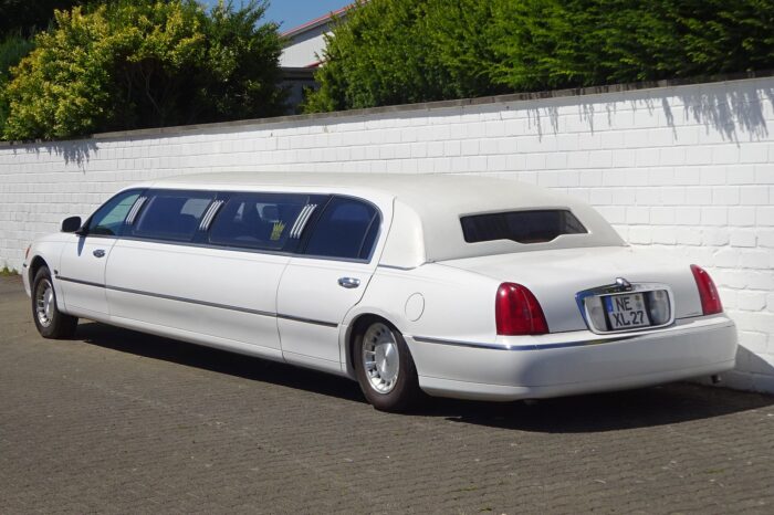 Lincoln Town Car Limousine